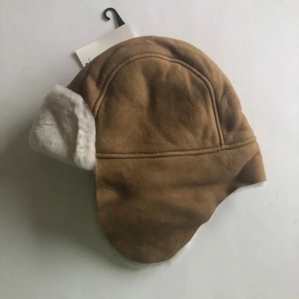 UGG KIDS LEATHER & REAL SHEARLING TRAPPER HAT. SHEEPSKIN. NWT